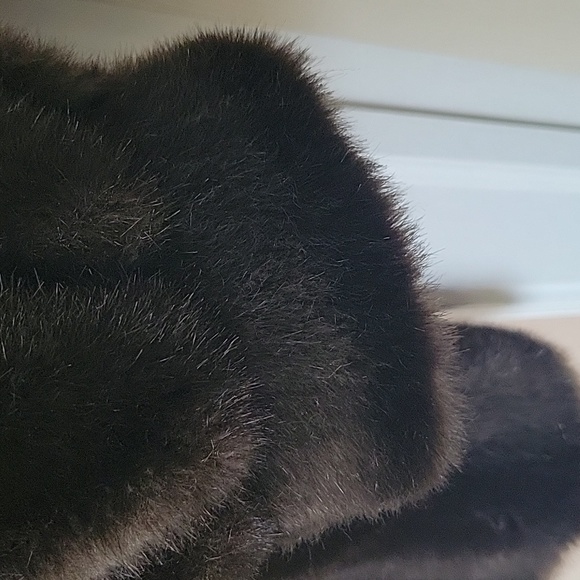 SALE❤️ BEAUTIFUL FAUX FUR COAT - Picture 3 of 5